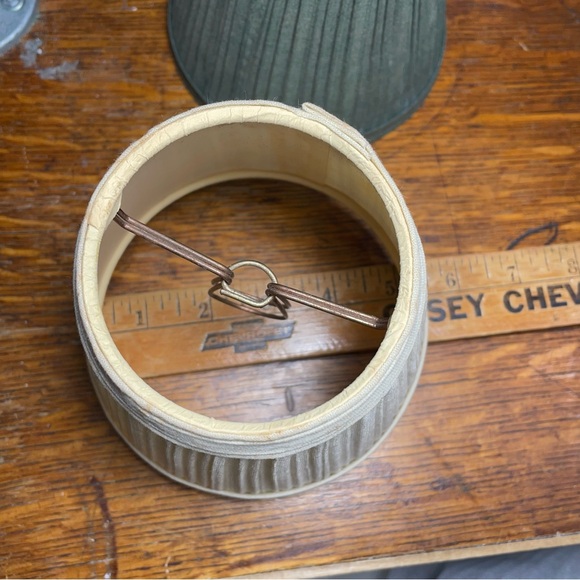 Vintage pleated fabric small clip lamp shades green cream - Picture 8 of 10